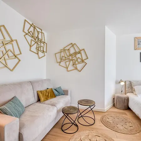 Cocoon In Apartment *