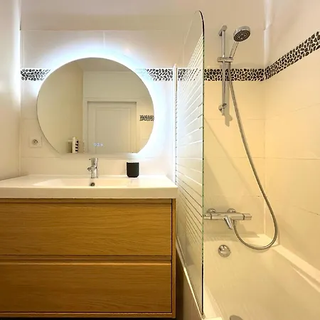 Cocoon In Apartment *