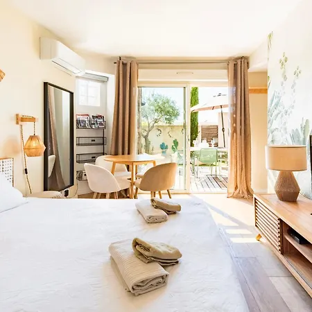 Апартаменты Cocoon In *